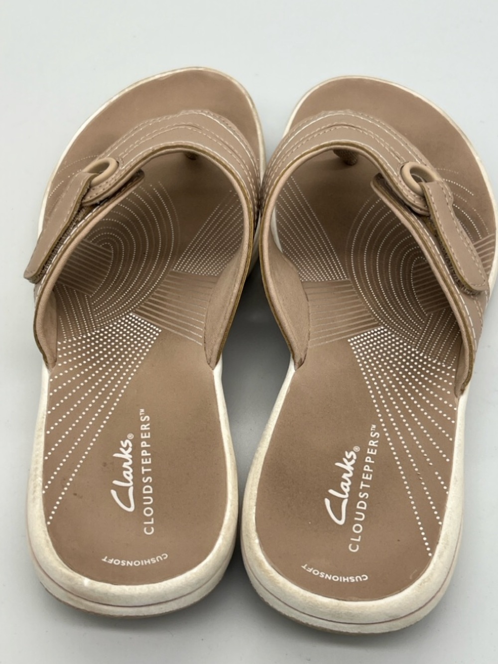 Clarks Women’s Beige-Taupe Thong Sandals - Picture 5 of 6